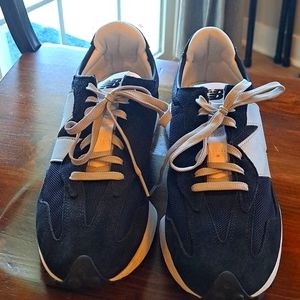 NB 327 Retro tennis sneakers